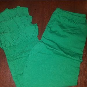 NWOT green ruffled bottom pant